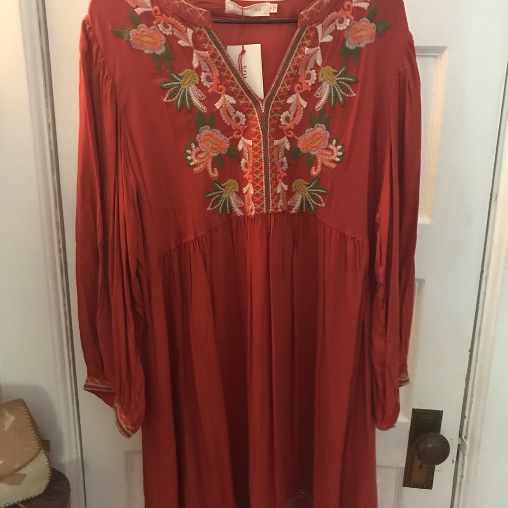 Solitaire embroidered dress